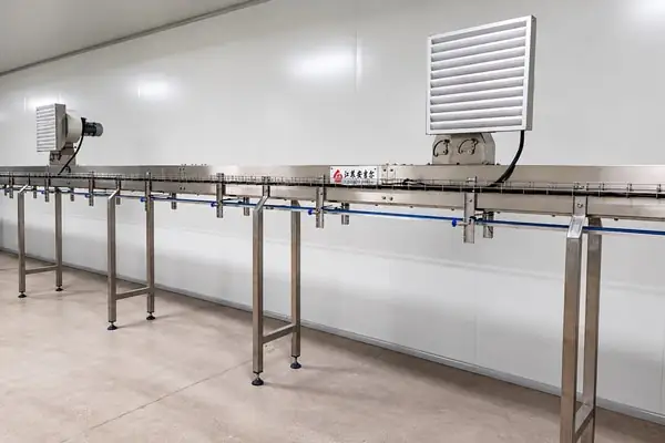 Air conveyor for empty PET bottles