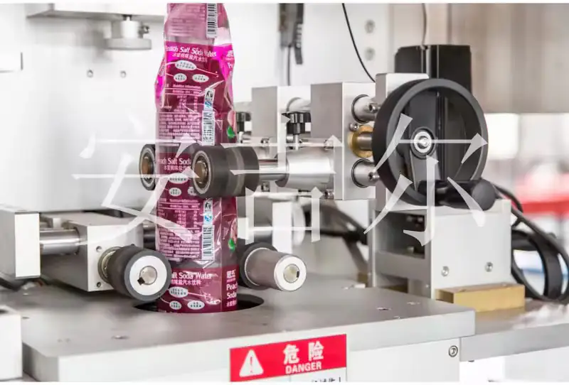 Shrink sleeve labeling line
