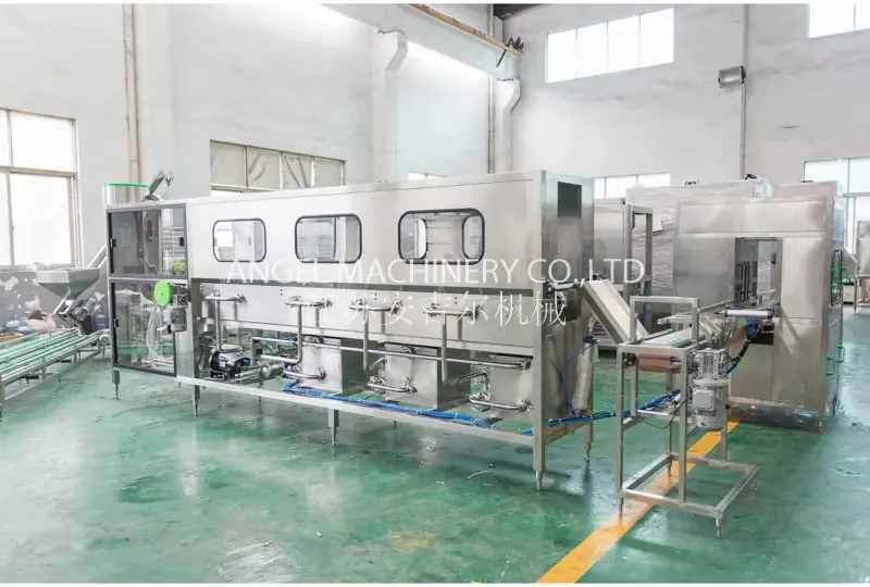 Main washing, filling and capping machine for 5 gallon barrels
